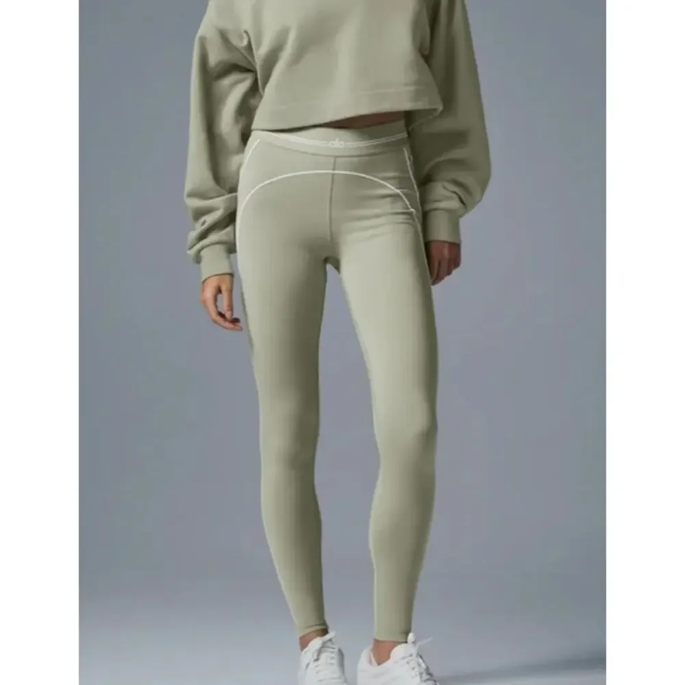 ALO Yoga Airbrush High-Waist Heart Throb Leggings Limestone Size XS Athleisure